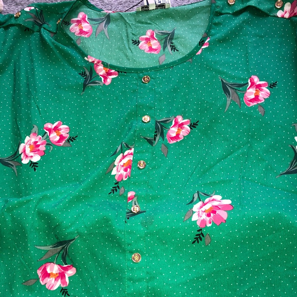 Green top with detailed roses